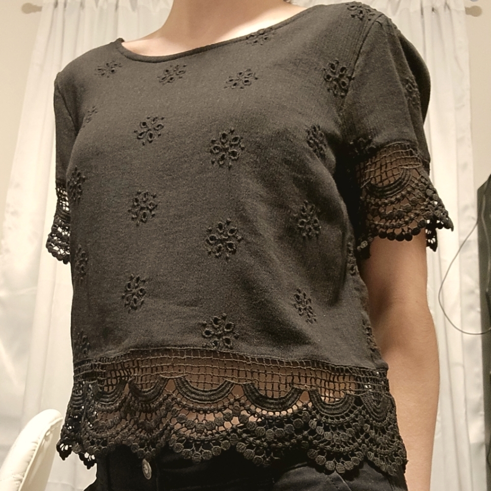 Hollister floral lace blouse